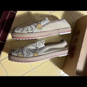 New Goby Ivory and Yellow Espadrille Slip On Shoe With Daisies US 9.5 Eur 41